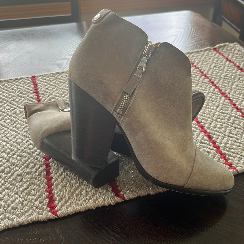 Rag & bone, size 9, 4 inch booties with zip sides